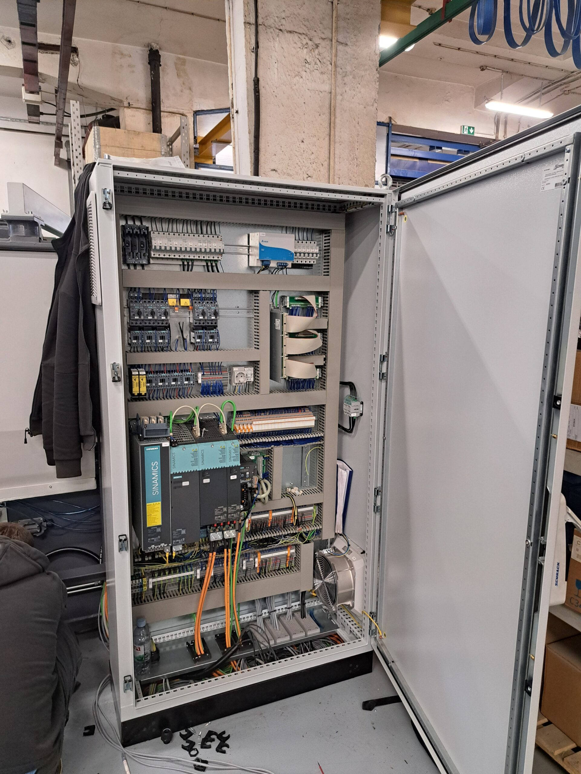 Novi elektro ormar CNC stroja za obradu krajeva vratila
