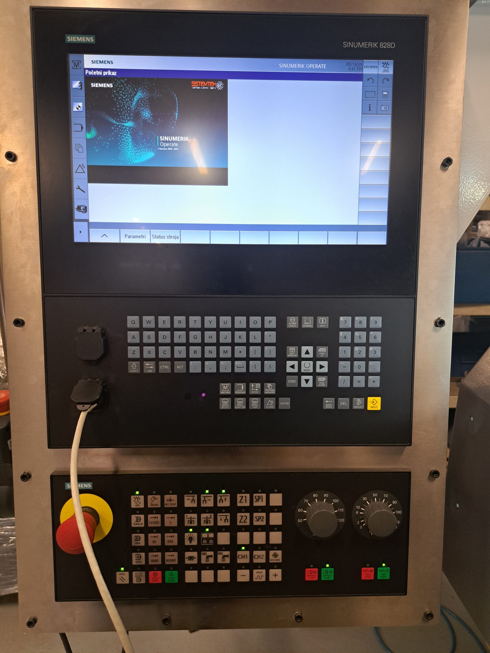 Novi upravljački panel CNC stroja nakon retrofita